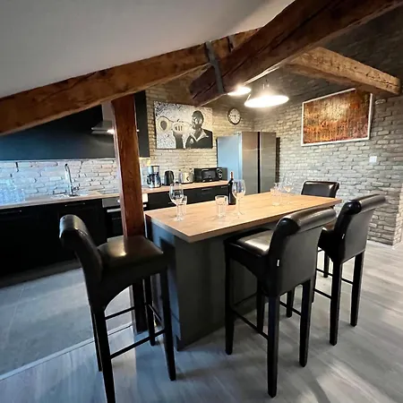Апартаменты Loft 127qm Center Sea View *